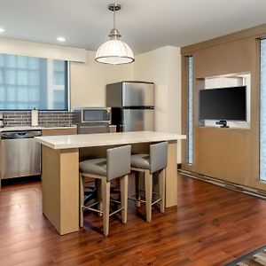 One-Bedroom Queen Suite Disability Access